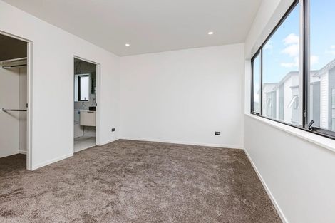 Photo of property in 697 Massey Road, Mangere, Auckland, 2022