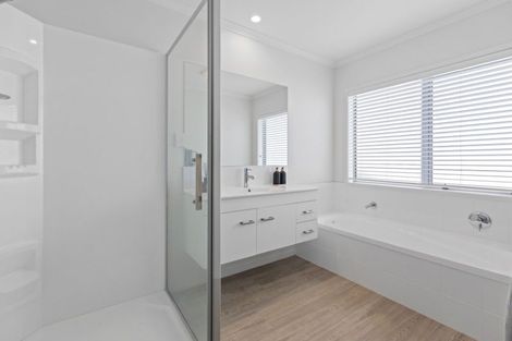 Photo of property in 10 Rochfort Crescent, Pyes Pa, Tauranga, 3112