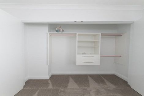Photo of property in 69 Bordeaux Parade, Te Atatu South, Auckland, 0610