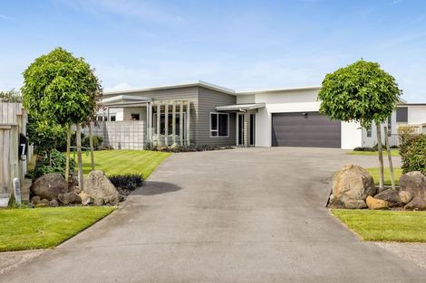 Photo of property in 7 Reremoana Close, Hawera, 4610