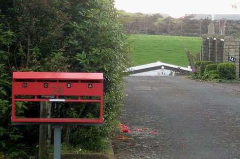 Photo of property in 24c Saint Ives Grove, Whalers Gate, New Plymouth, 4310