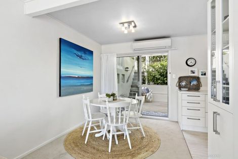 Photo of property in 3/222 The Esplanade, Island Bay, Wellington, 6023