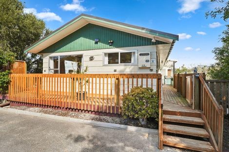 Photo of property in 1/5 Zita Avenue, Matakatia, Whangaparaoa, 0930