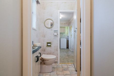 Photo of property in 38 Peters Avenue, Cloverlea, Palmerston North, 4412