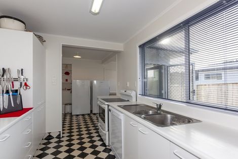 Photo of property in 46 Kaitawa Crescent, Paraparaumu, 5032