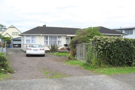 Photo of property in 65 Plumley Crescent, Mangere, Auckland, 2022