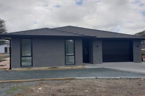 Photo of property in 20 Kawariki Road, Helensville, 0800