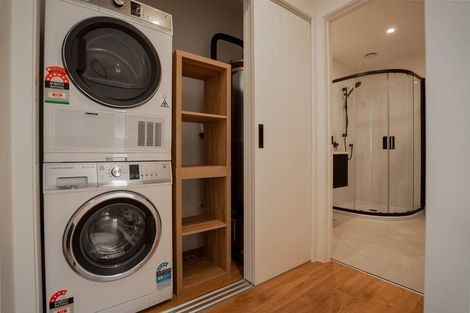 Photo of property in 19 Shelduck Road, Jacks Point, 9371