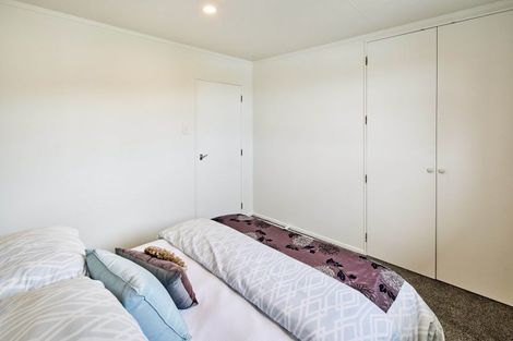 Photo of property in 7 Edelweiss Grove, Timberlea, Upper Hutt, 5018