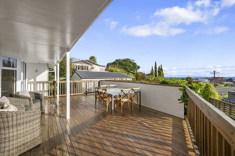 Photo of property in 89 Paynters Avenue, Strandon, New Plymouth, 4312