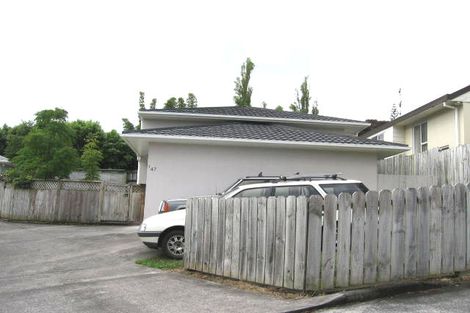 Photo of property in 2/47 Sungrove Rise, Sunnyvale, Auckland, 0612