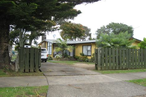 Photo of property in 59 Plumley Crescent, Mangere, Auckland, 2022