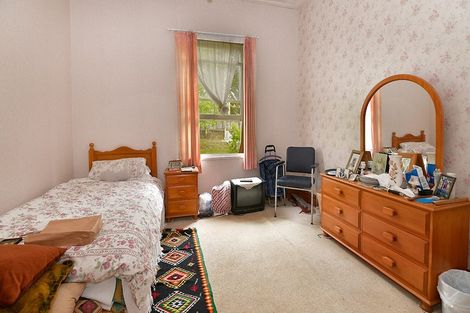 Photo of property in 14 Puriri Street, Helensville, 0800