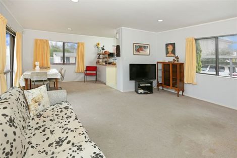Photo of property in 180 Te Atatu Road, Te Atatu South, Auckland, 0610