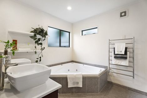 Photo of property in 32b Homestead Road, Manly, Whangaparaoa, 0930