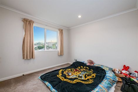 Photo of property in 42 San Prospero Crescent, Henderson, Auckland, 0612