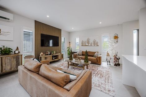Photo of property in 43 Port Way, Rosehill, Papakura, 2113