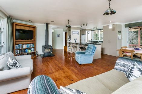 Photo of property in 336 Muriwai Road, Waimauku, 0881
