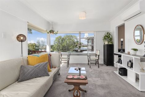 Photo of property in 2/39 Lake Road, Devonport, Auckland, 0624
