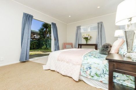 Photo of property in 22 Alamein Avenue, Belmont, Auckland, 0622
