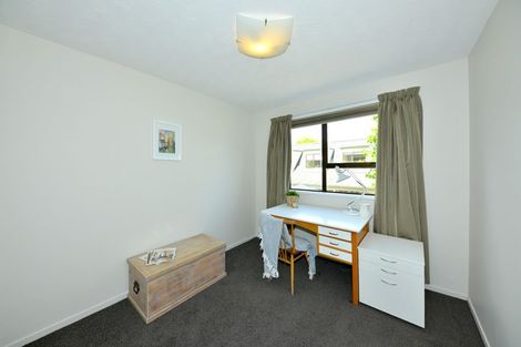 Photo of property in 25 Rubens Place, Burnside, Christchurch, 8053