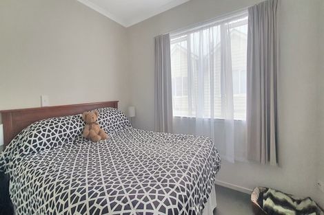 Photo of property in 4/49 Henderson Valley Road, Henderson, Auckland, 0612