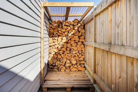 Photo of property in 2 Avon Terrace, Roslyn, Palmerston North, 4414