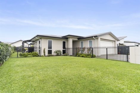 Photo of property in 77 Sandhurst Drive, Papamoa Beach, Papamoa, 3118