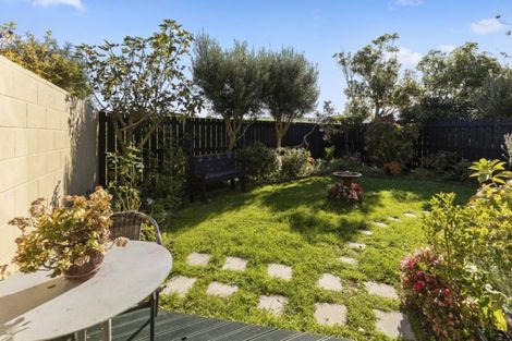 Photo of property in 17-u12 Randwick Crescent, Moera, Lower Hutt, 5010