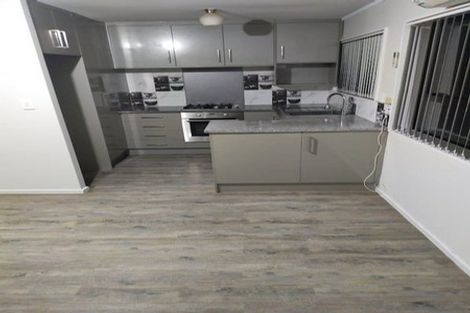 Photo of property in 4/60 Nikau Street, New Lynn, Auckland, 0600