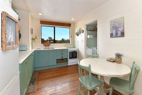 Photo of property in 20 Downer Street, Helensville, 0800