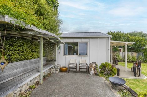 Photo of property in 3 Kanawa Street, Waikanae, 5036