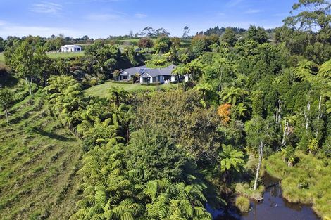 Photo of property in 475 Frankley Road, Hurworth, New Plymouth, 4371