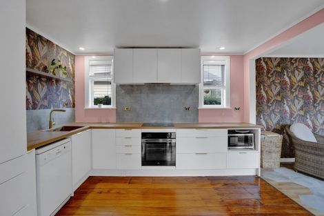 Photo of property in 24 Dunn Street, Egmont Village, 4372