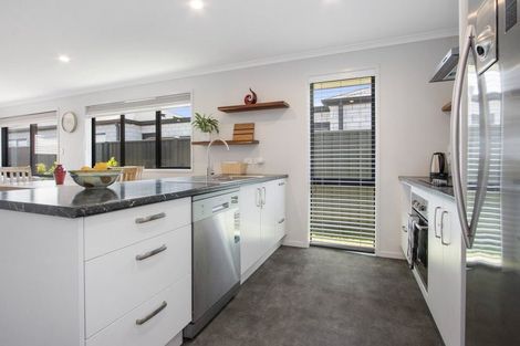 Photo of property in 5 Moss Lane, Omokoroa, 3114