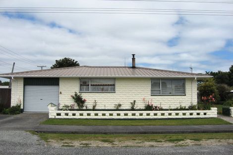 Photo of property in 20 Peel Street, Westport, 7825