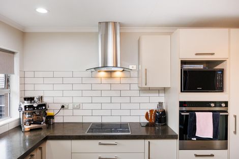 Photo of property in 52 Kentucky Way, Awapuni, Palmerston North, 4412