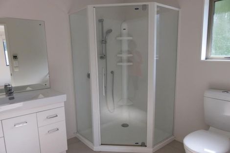 Photo of property in 15 Wantwood Grove, Churton Park, Wellington, 6037