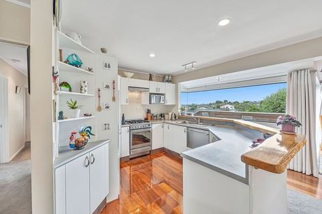 Photo of property in 1/11 Bernleigh Terrace, West Harbour, Auckland, 0618