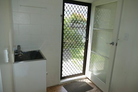 Photo of property in 5 Miltonia Avenue, Te Atatu South, Auckland, 0610