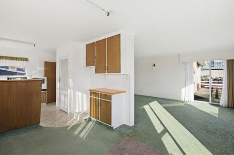 Photo of property in 5 Marine Parade, Paraparaumu Beach, Paraparaumu, 5032