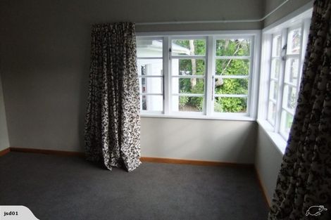 Photo of property in 15 Saint Ronans Avenue, Waterloo, Lower Hutt, 5011