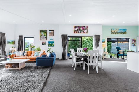 Photo of property in 10 Windsor Street, Richmond Heights, Taupo, 3330