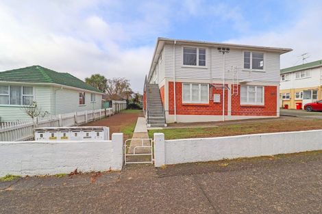 Photo of property in 2 Argyle Grove, Trentham, Upper Hutt, 5018