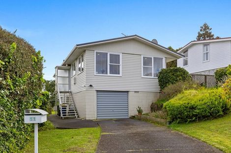 Photo of property in 11 Barker Rise, Northcross, Auckland, 0632