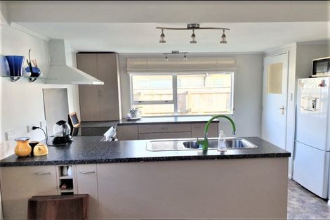 Photo of property in 17f3- Oak Street, Ebdentown, Upper Hutt, 5018