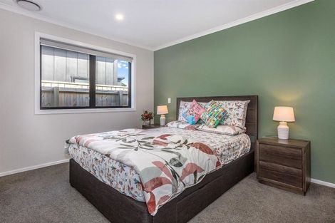 Photo of property in 14 Kaiaho Close, Aotea, Porirua, 5024