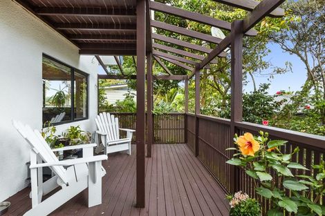 Photo of property in 3 Lantana Road, Green Bay, Auckland, 0604