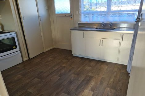 Photo of property in 94-96 Chelwood Street, Takaro, Palmerston North, 4412