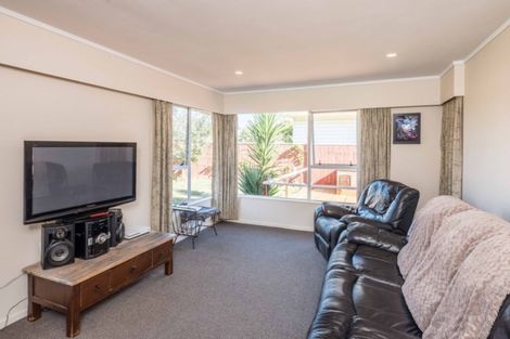 Photo of property in 28a Kapanui Road, Waikanae, 5036